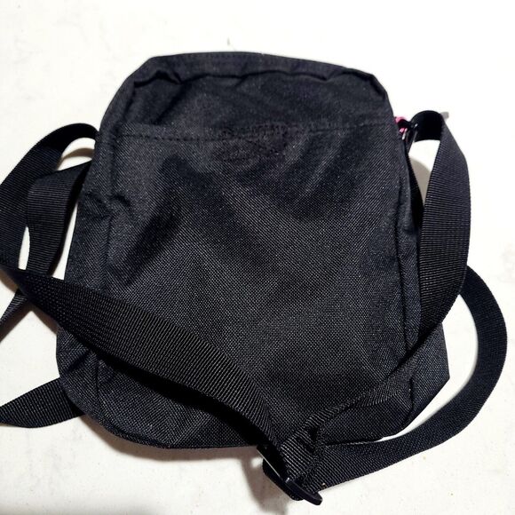 Nike Tech Slate 3 Pocket Zippered Crossbody/Shoulder Strap 9" Bag Unisex NWOT - Picture 2 of 12